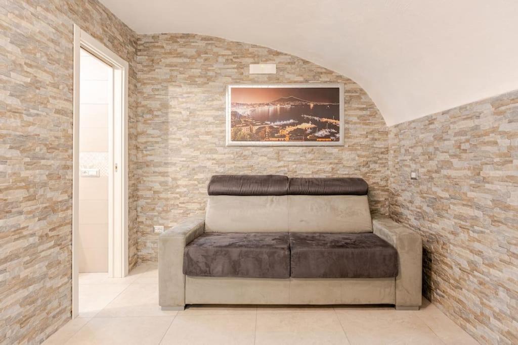 Noble Loft In Historical Building - 800m Subway Appartement Napels